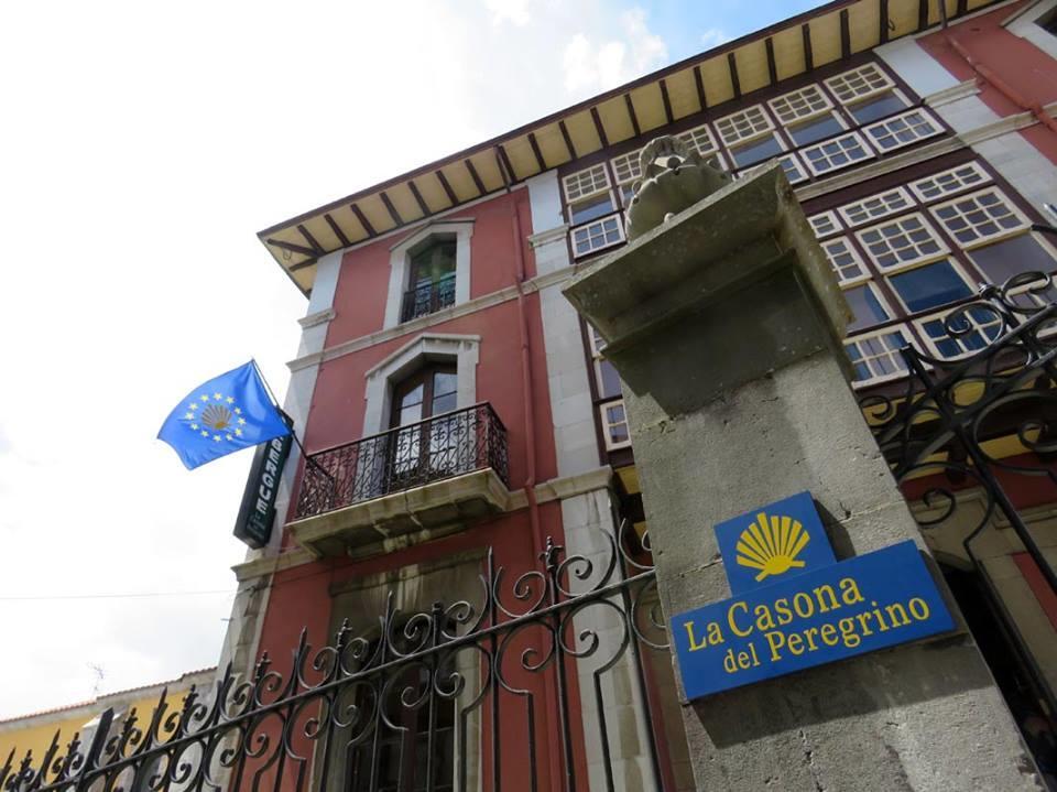 Albergue La Casona Del Peregrino Llanes Eksteriør billede